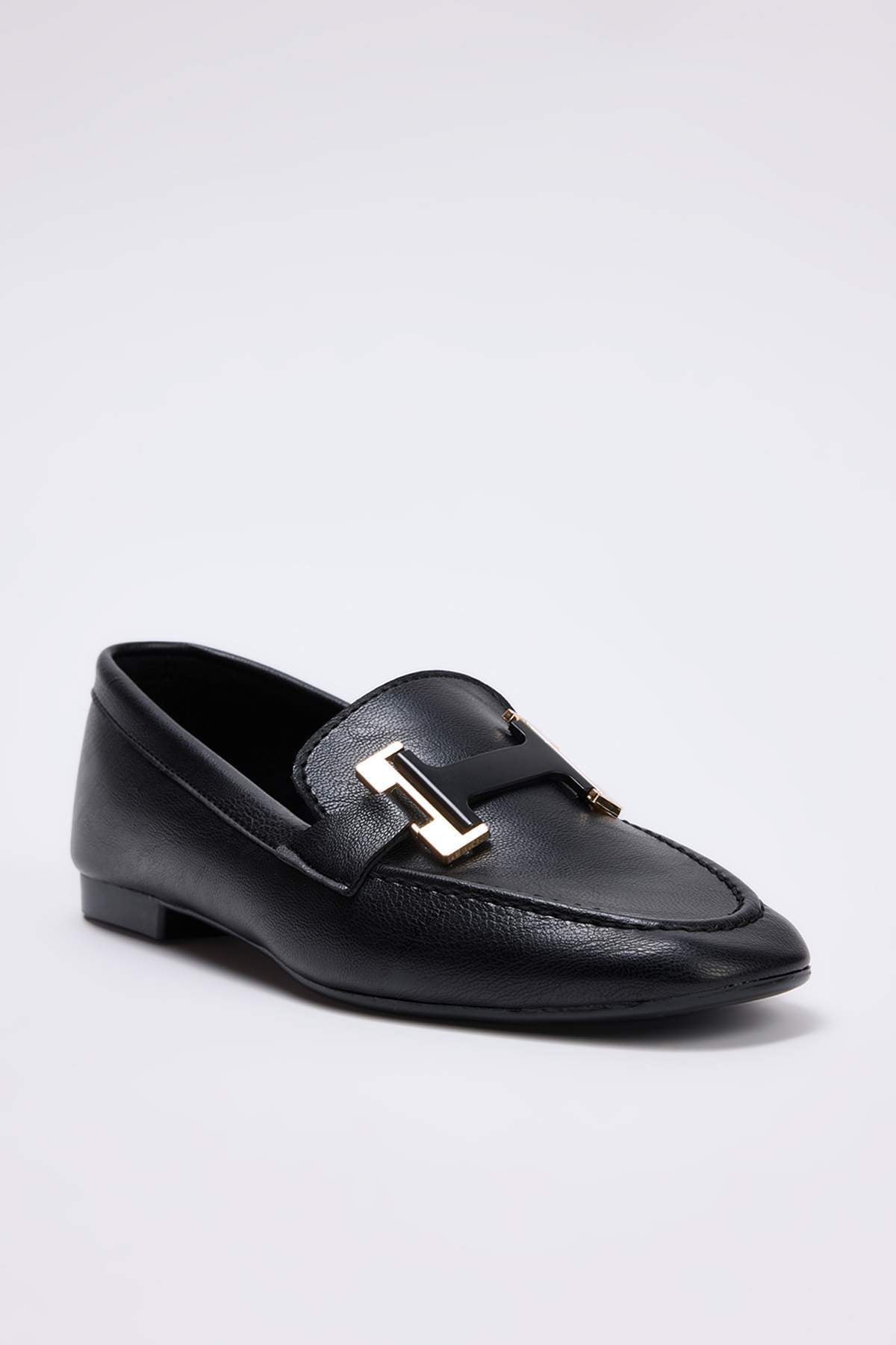 Siyah Toka Detaylı Kadın Loafer