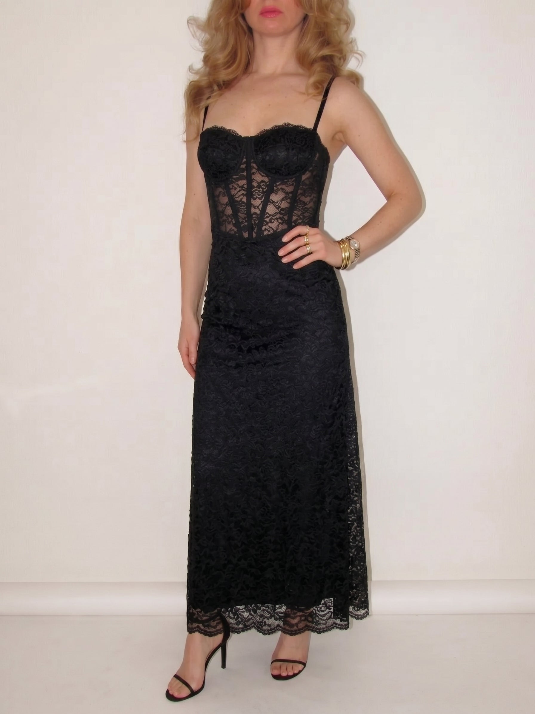 The Noir Lace Midi Elbise
