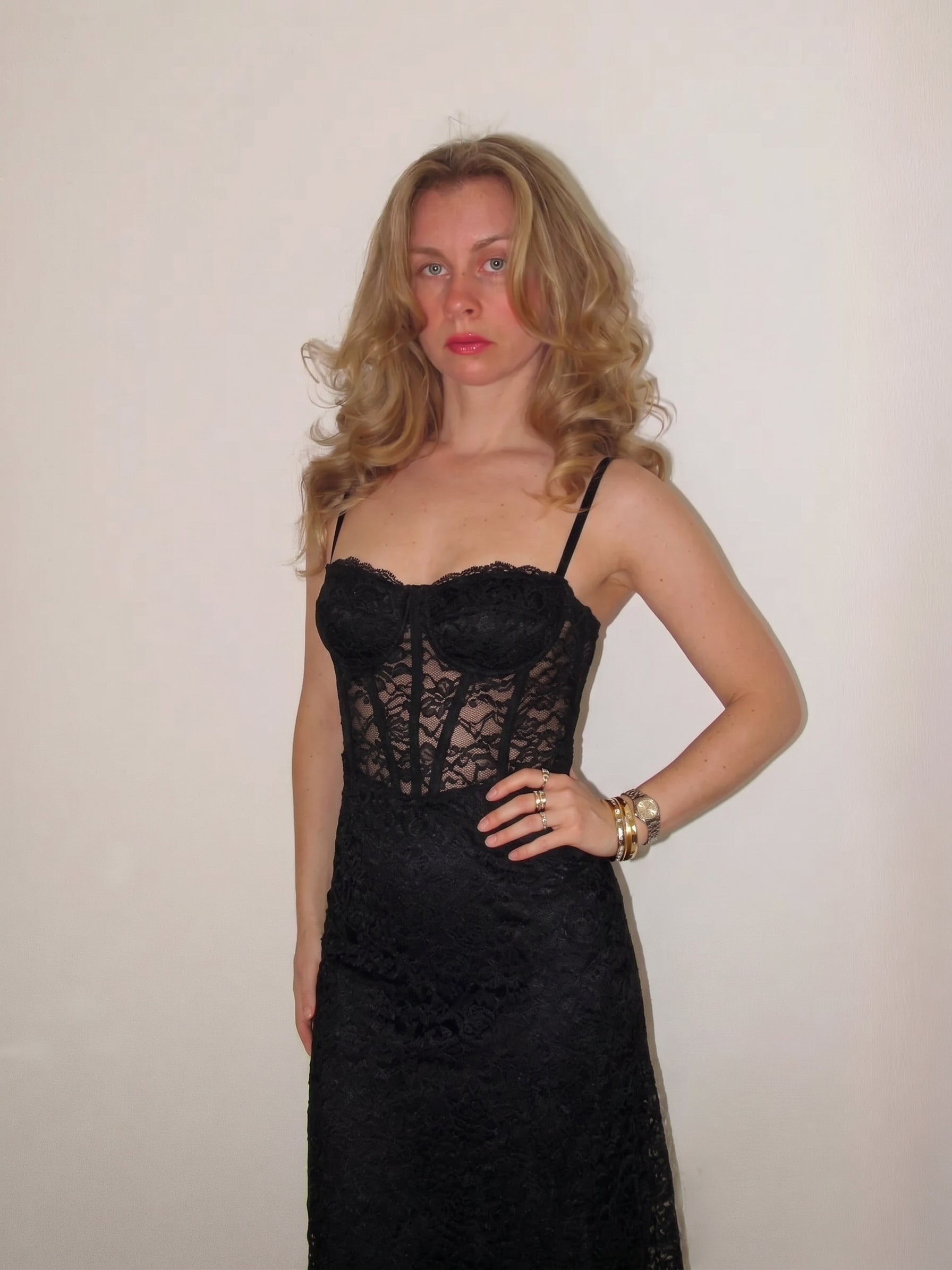 The Noir Lace Midi Elbise